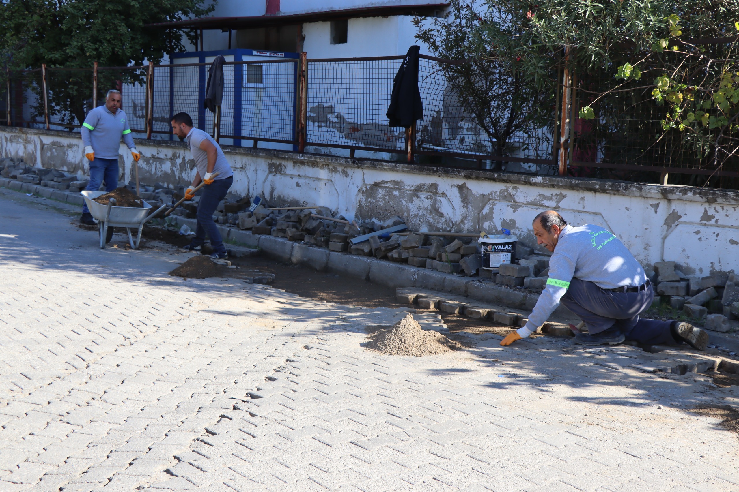 Aşağı Nazilli’de Yol Yenileme Çalışmalarına Hız Verildi (4)