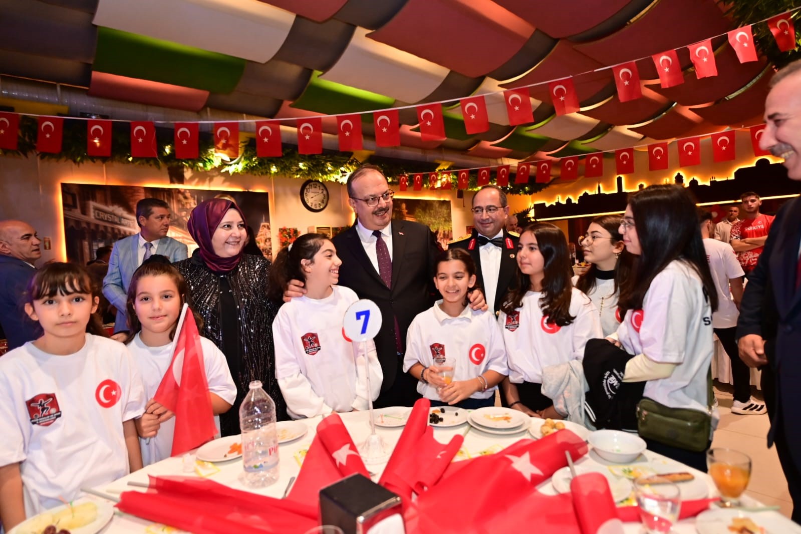 Aydın’da Cumhuriyet Coşkusu Resepsiyonla Taçlandı (3)