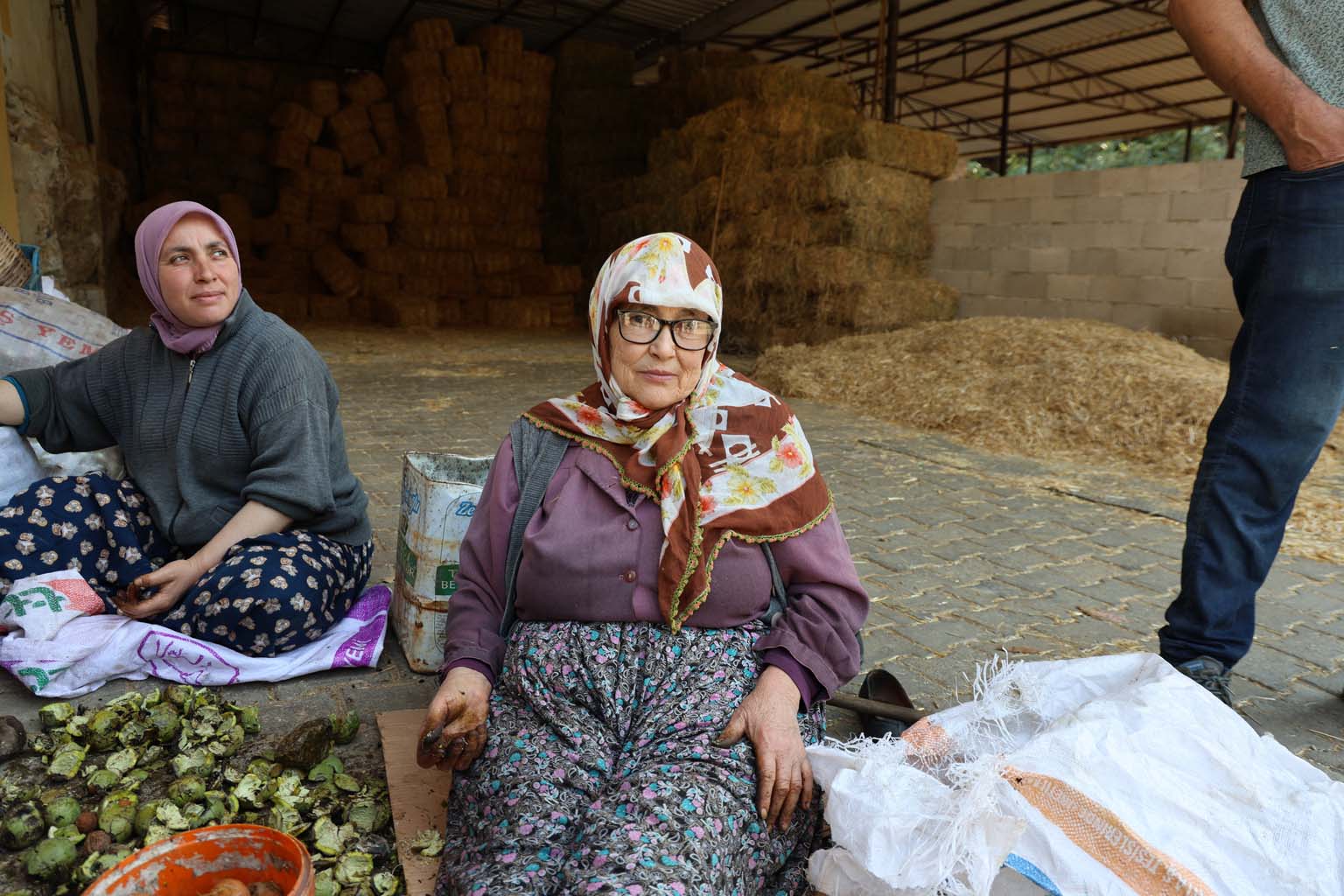 Aydınlı Dursun Nine 74 Yaşında Ama Çalışmaya Devam Ediyor (6)