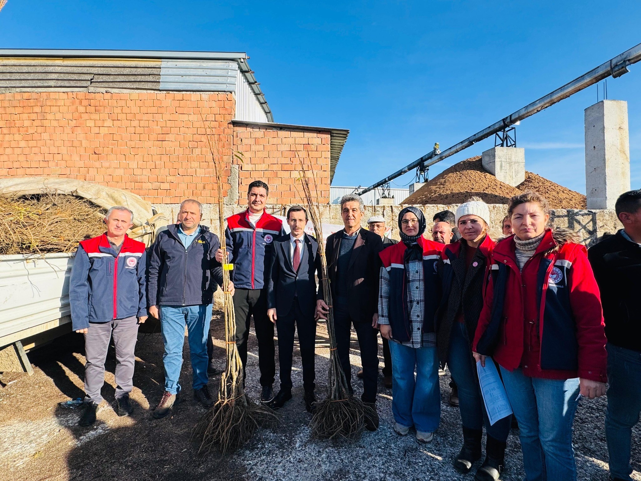 Aydın’da Binlerce Fidan Dağıtıldı (2)