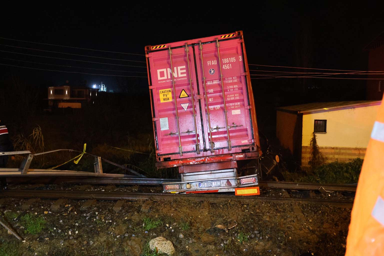 Aydın’da Feci Kaza, Tren Seferleri Durduruldu.. Bir Kişi Can Verdi (9)