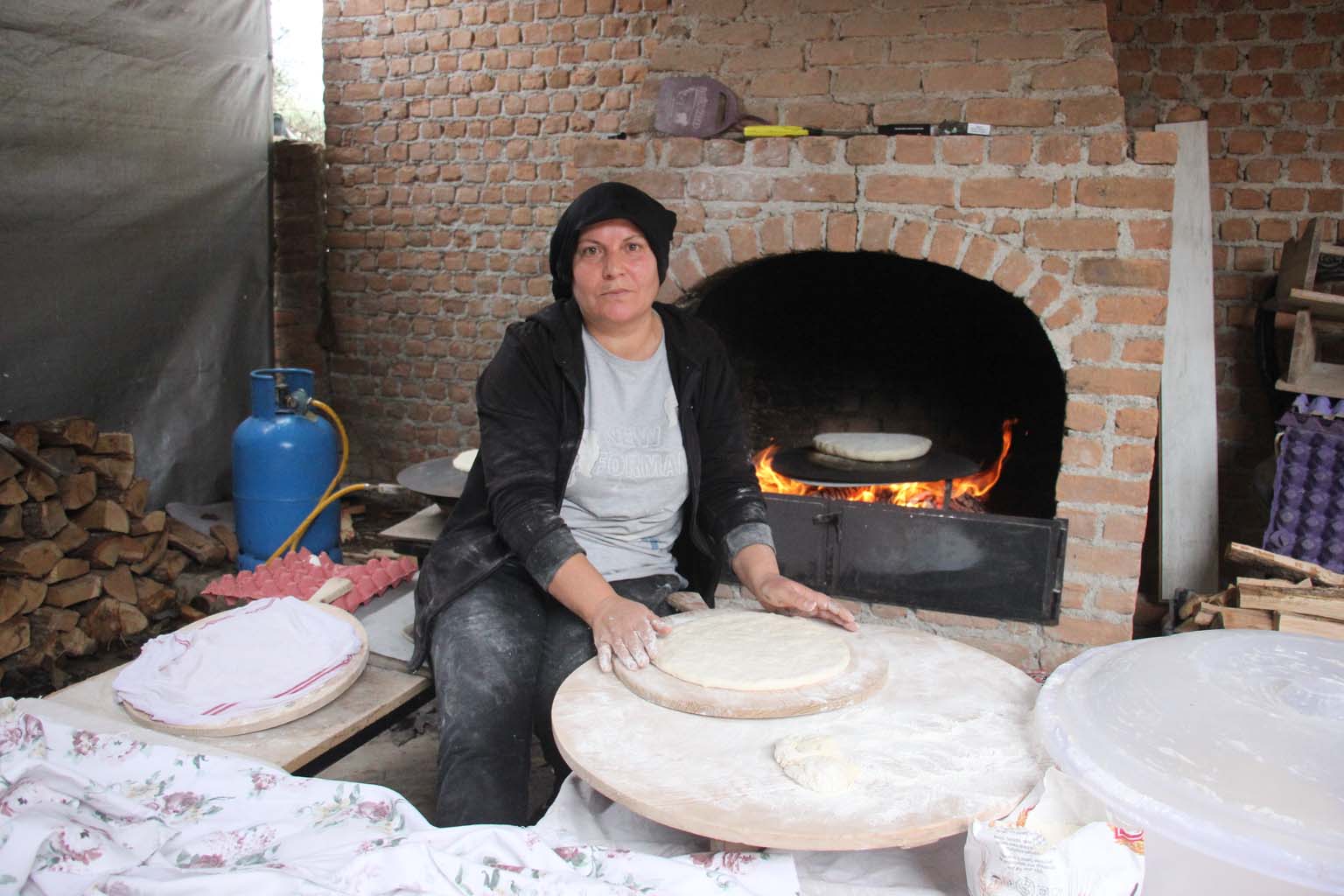 Aydın’da Elinin Hamuru Ile Evini Geçindiriyor (4)