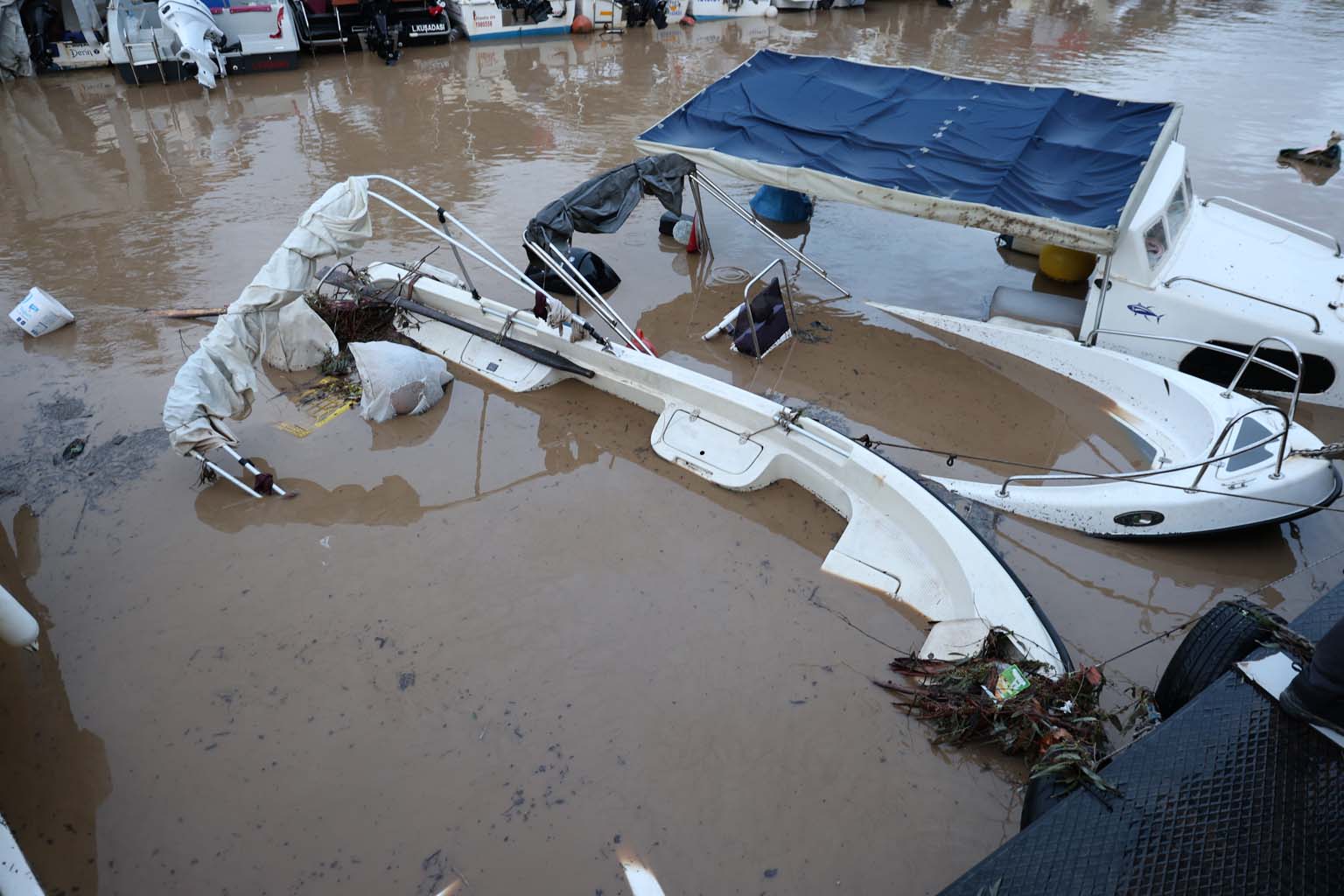 Aydın’da Tekneler Battı (2)