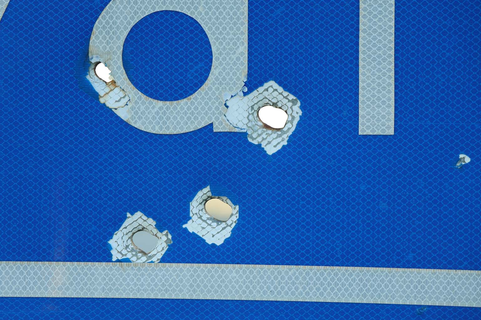 Aydın’da Trafik Levhalarına Ateş Ettiler (5)