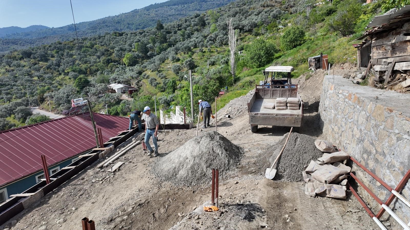 Bozdoğan Belediyesi Genç Kızın Yol Isteğini Yerine Getirdi (5)