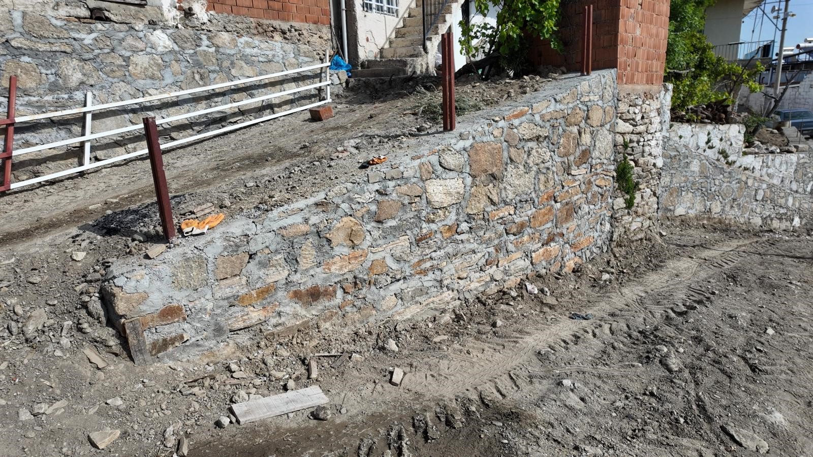 Bozdoğan Belediyesi Genç Kızın Yol Isteğini Yerine Getirdi (6)