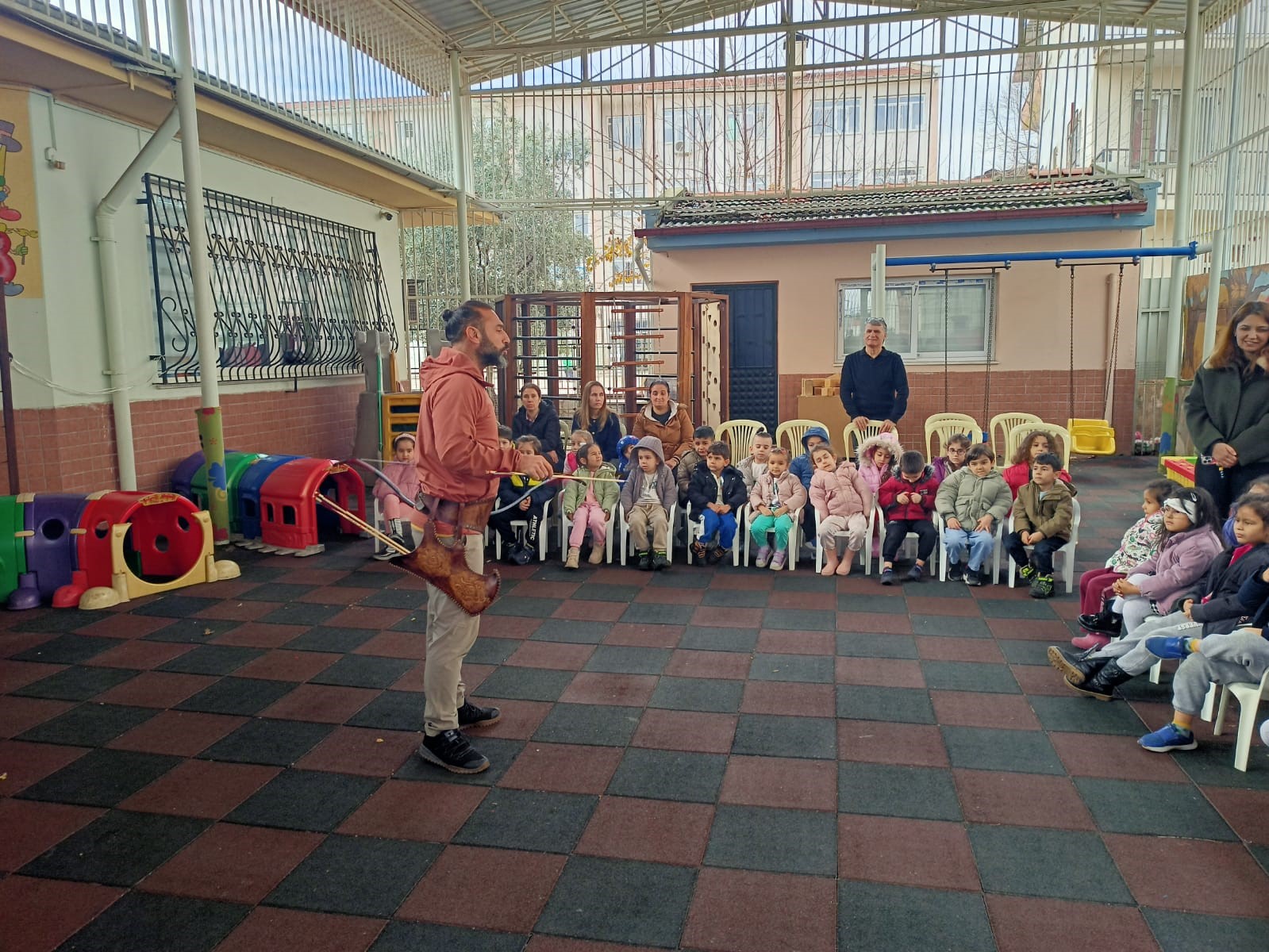 Nazilli’de Anaokulu Öğrencileri Okçuluk Kültürünü Öğrendi (4)