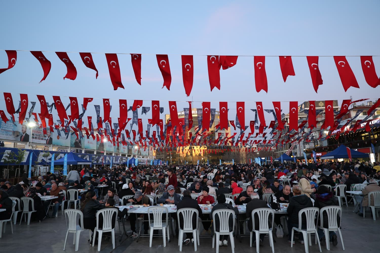 Aydın Büyükşehir Belediyesi Ramazan'ın Bereketini Kentin Dört Bir Yanına Taşıyor (2)