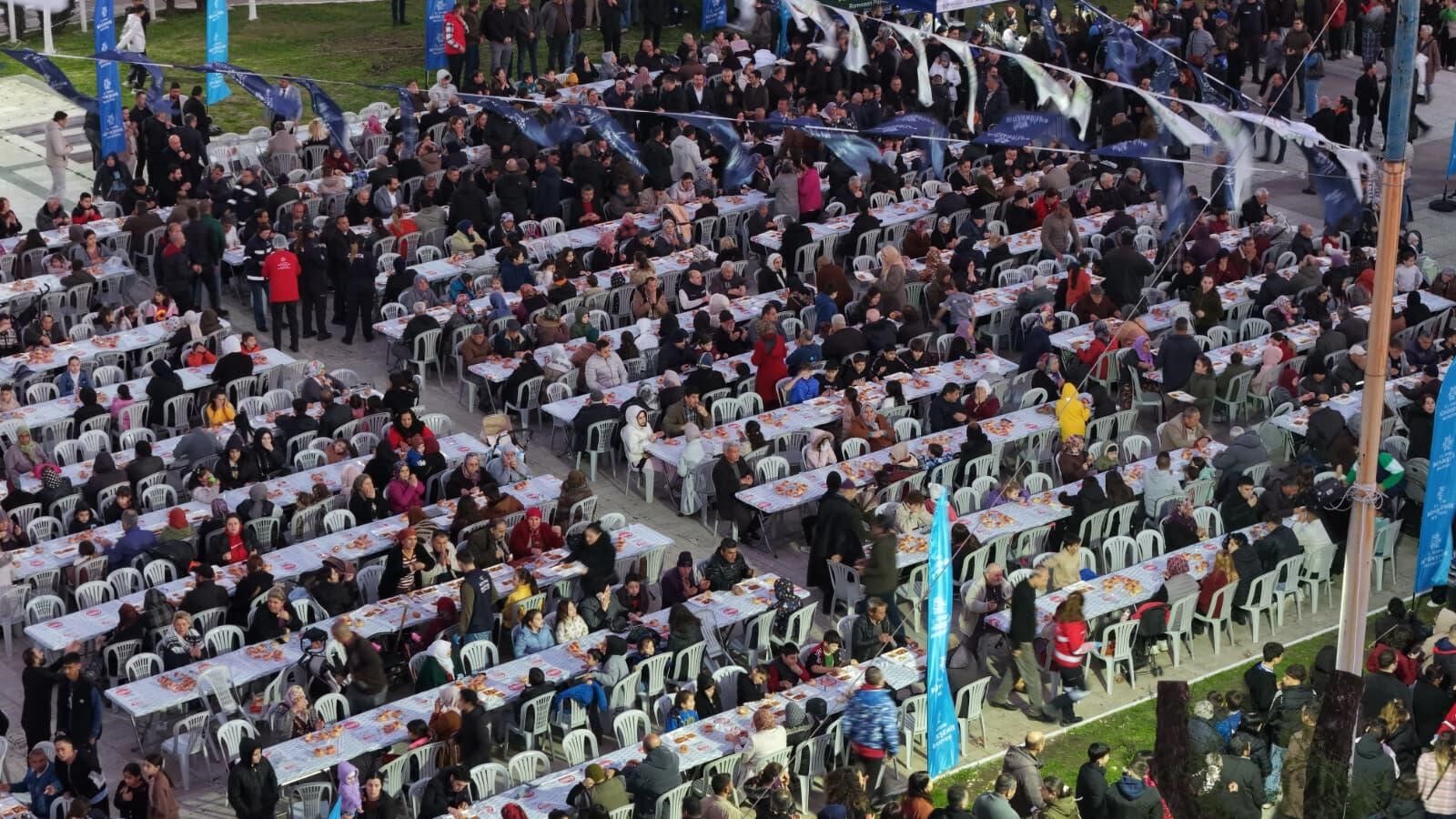 Başkan Çerçioğlu, İncirliova'da Vatandaşlarla Iftar Sofrasında Buluştu (3)