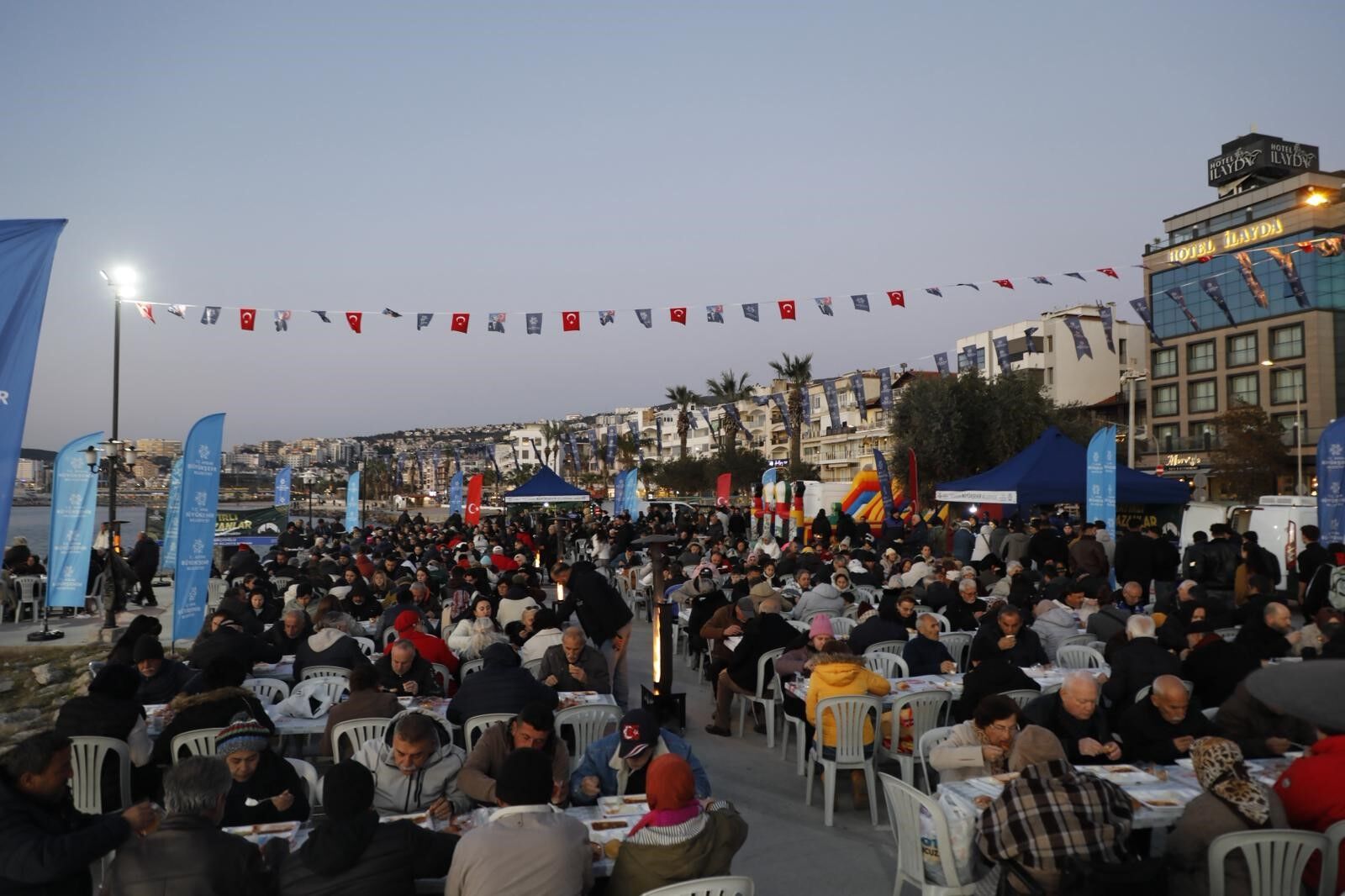 Binlerce Vatandaş Aydın Büyükşehir’in Iftar Sofralarında Buluşuyor (2)