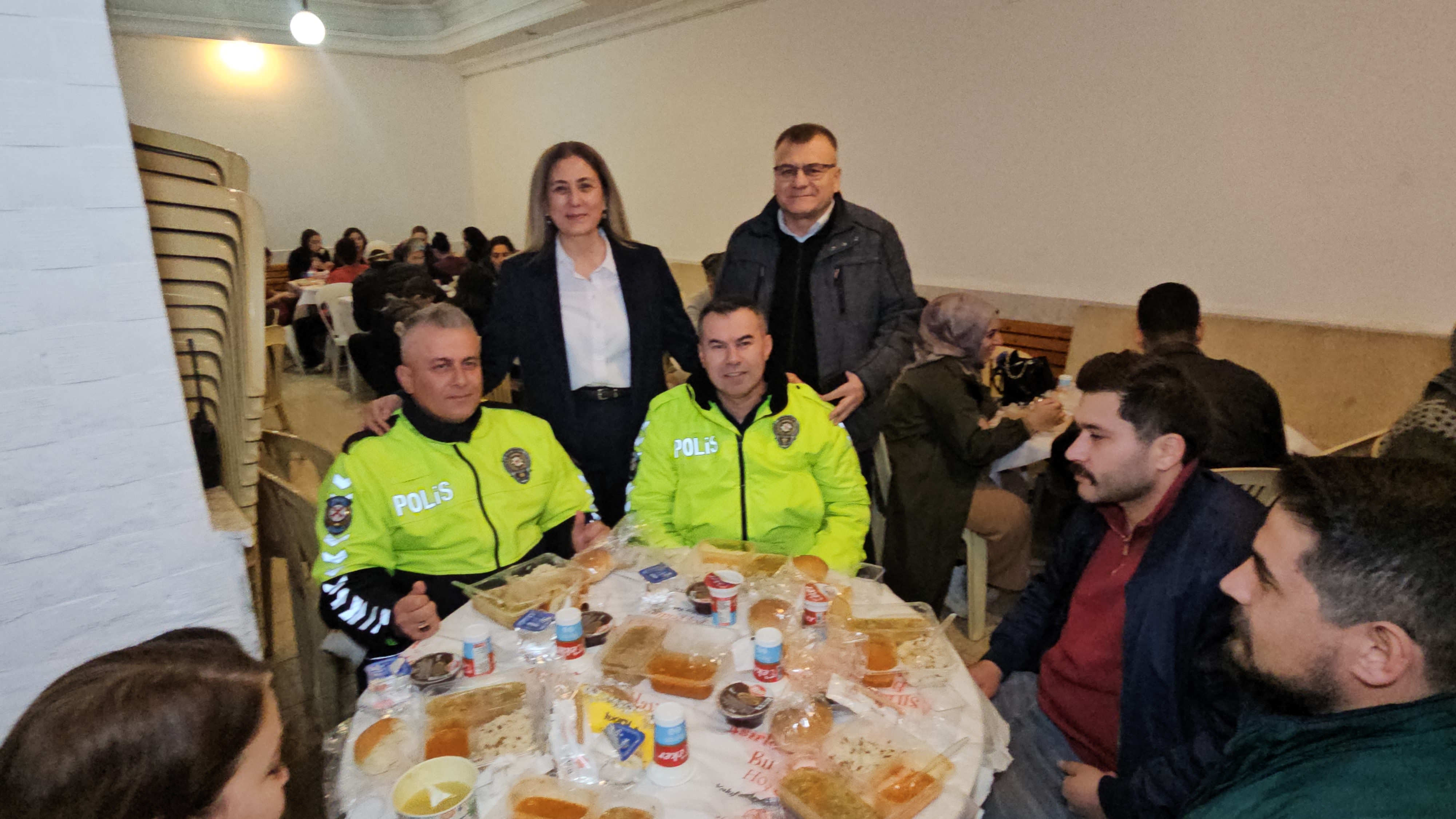 Nazilli'de Vatandaşlar Vakıflar Müdürlüğü'nün Iftarında Buluşuyor (4)