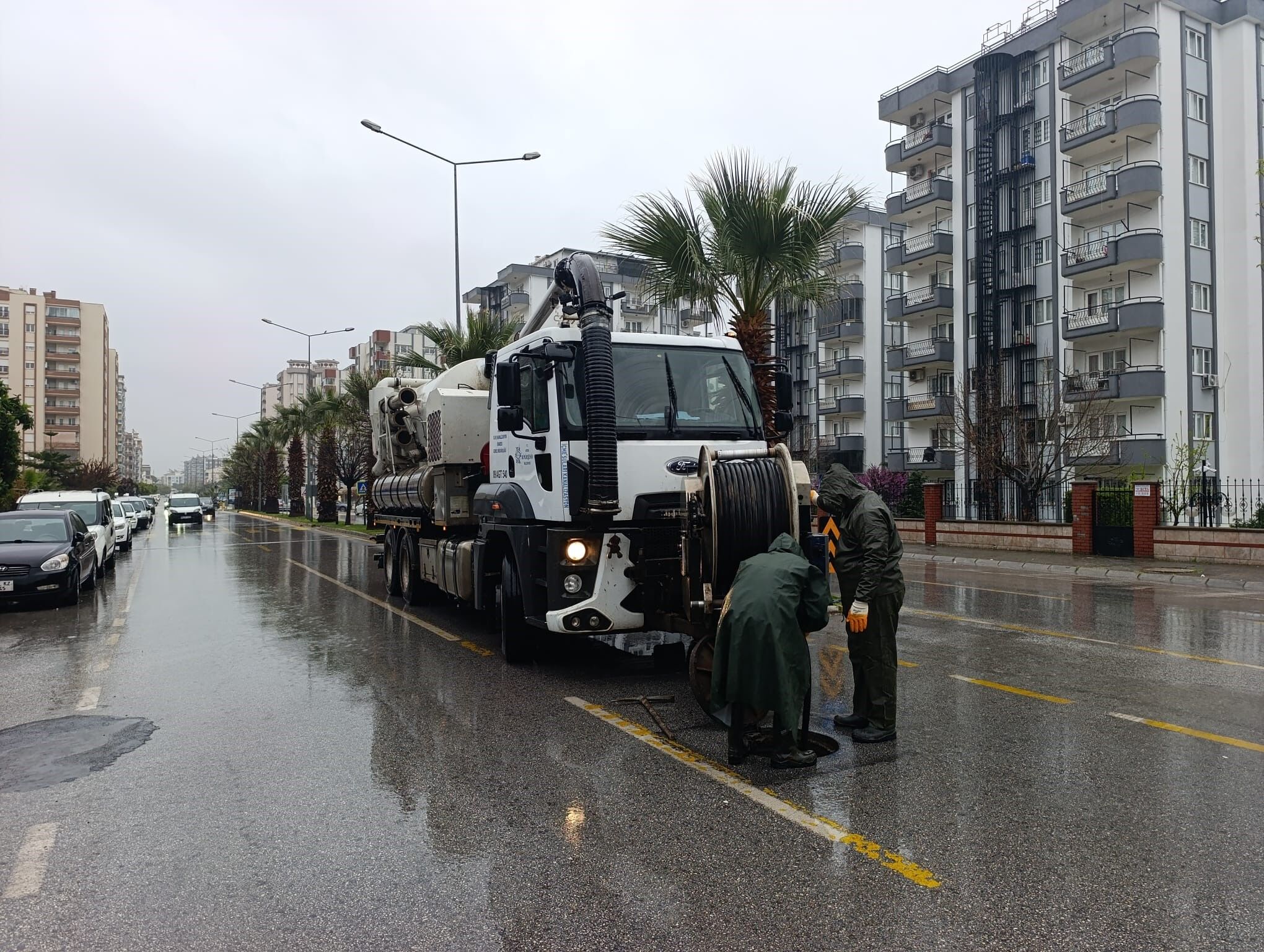Aydın Büyükşehir Belediyesi Ve Aski̇ Ekipleri Yağışa Karşı Teyakkuzda (4)