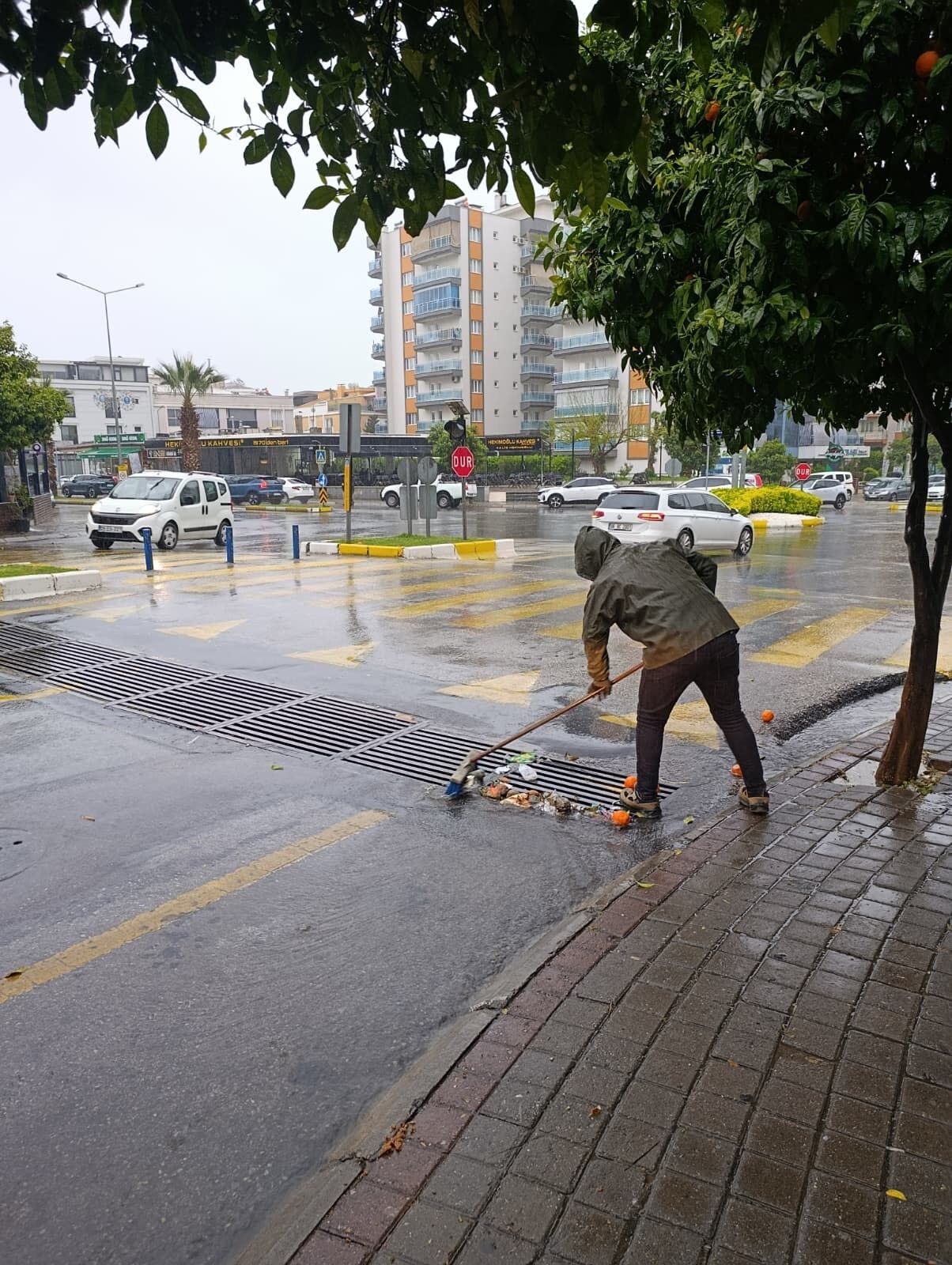 Aydın Büyükşehir Belediyesi Ve Aski̇ Ekipleri Yağışa Karşı Teyakkuzda (5)