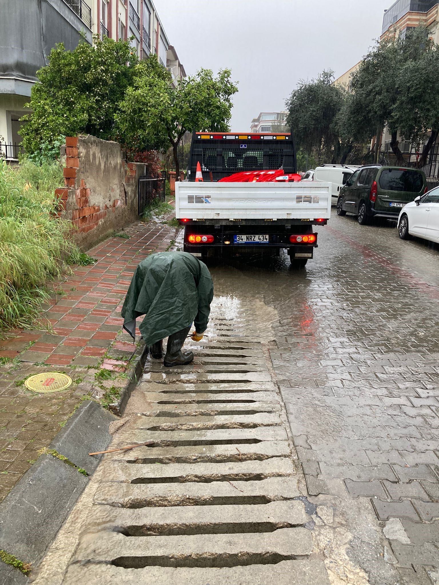 Aydın Büyükşehir Belediyesi Ve Aski̇ Ekipleri Yağışa Karşı Teyakkuzda (6)