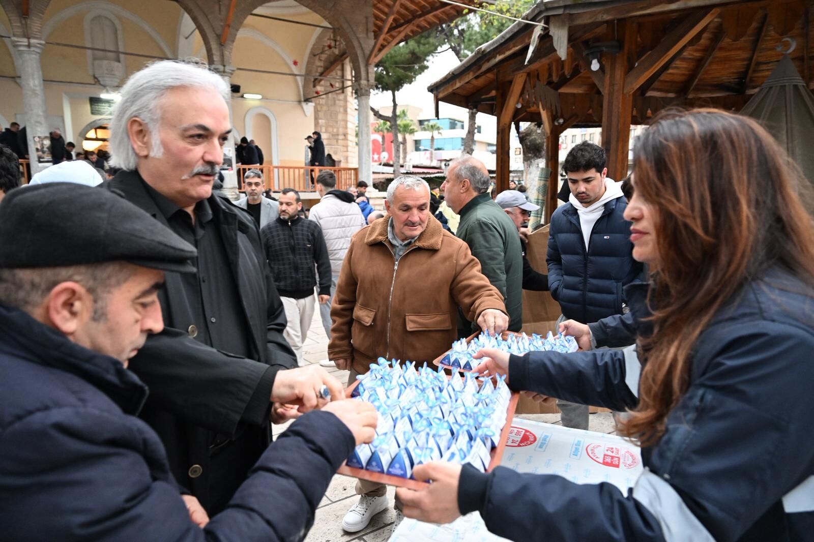 Aydın Büyükşehir Belediyesi’nden Lokumlu Bayramlaşma (1)