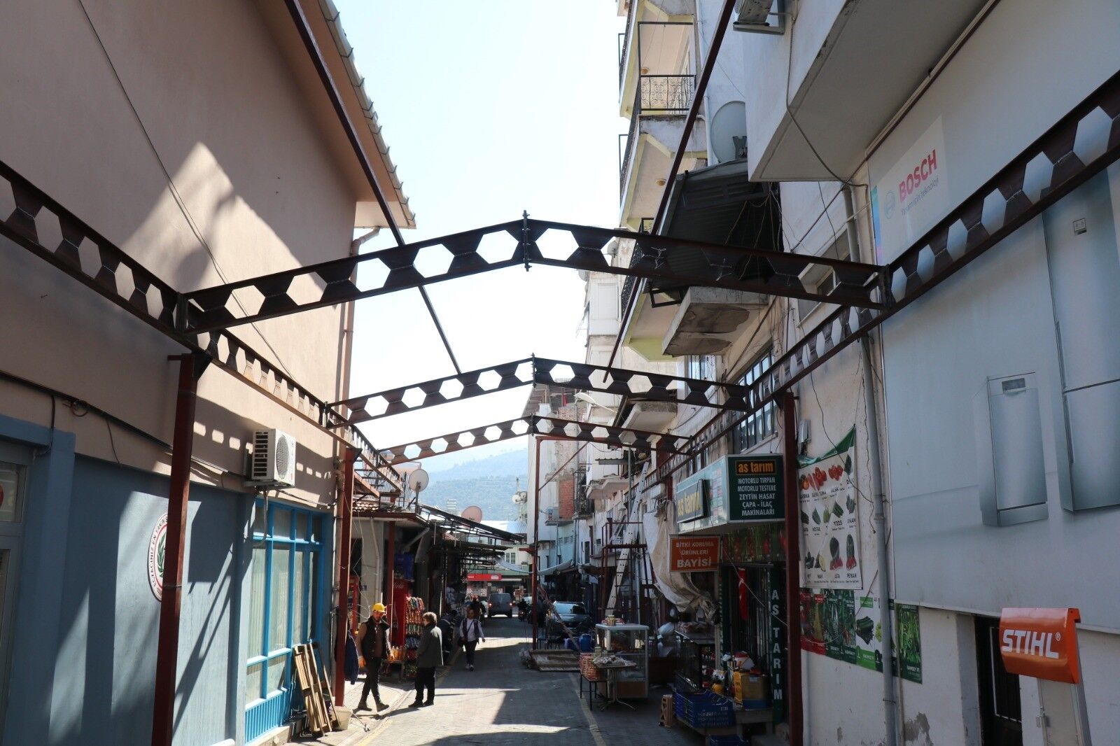 Aydın’da Simit Pazarı Sokağı Kapatıldı (2)