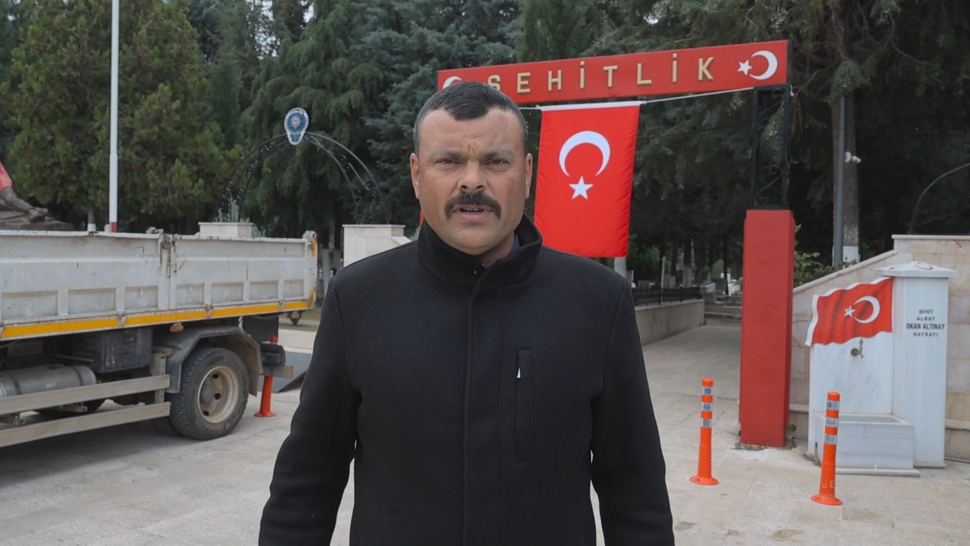 Aydın’da Vatandaşlar Bayramın Ilk Günü Kabristanlara Akın Etti, Büyükşehir’in Çalışmaları Tam Not Aldı (5)