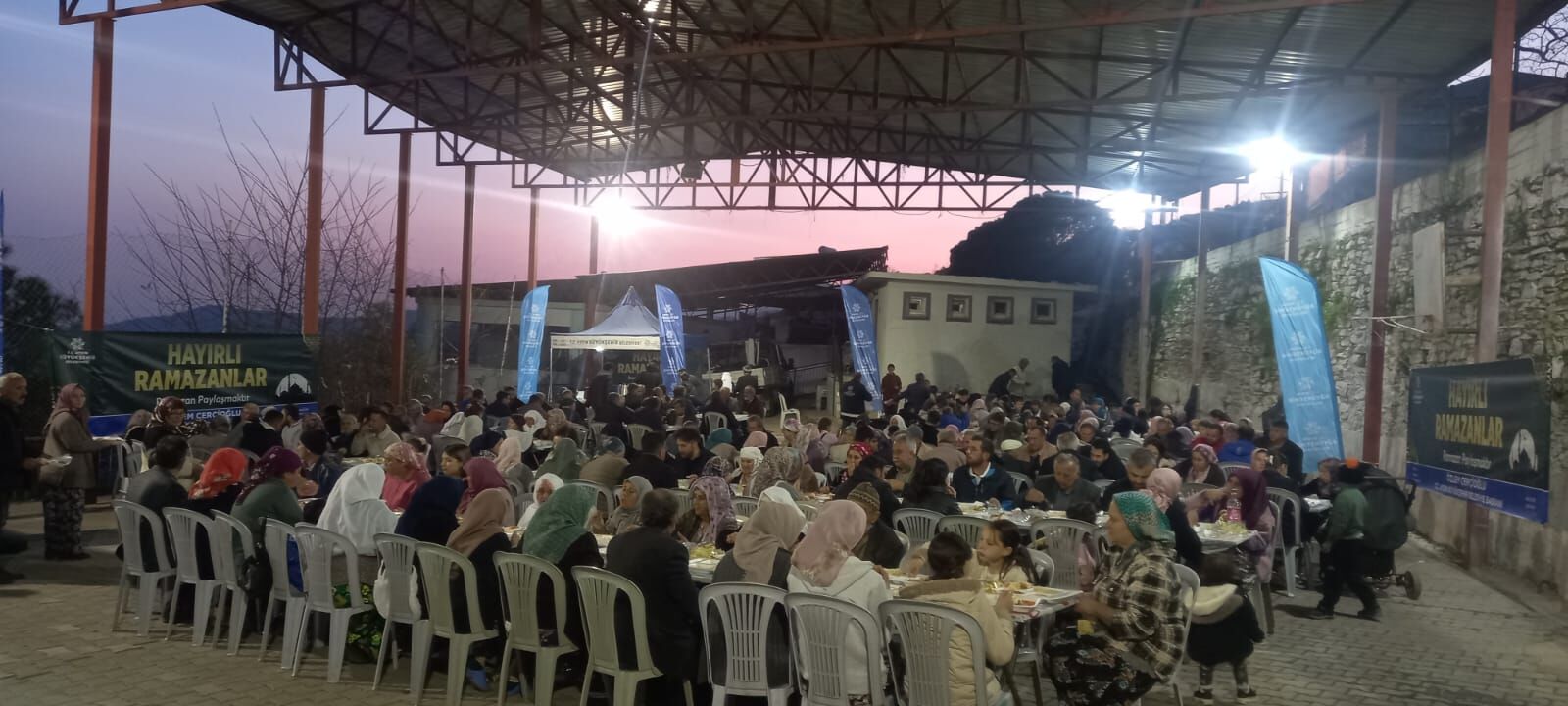 Başkan Çerçioğlu Aydın’ın Dört Bir Yanında Vatandaşları Iftar Sofraları Ile Buluşturmayı Sürdürüyor (7)