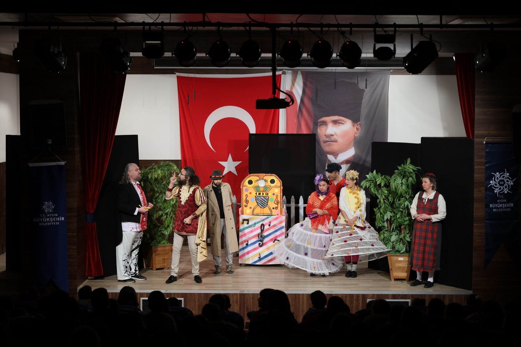 Başkan Çerçioğlu Koçarlı'da Minikleri Tiyatro Ile Buluşturdu (3)