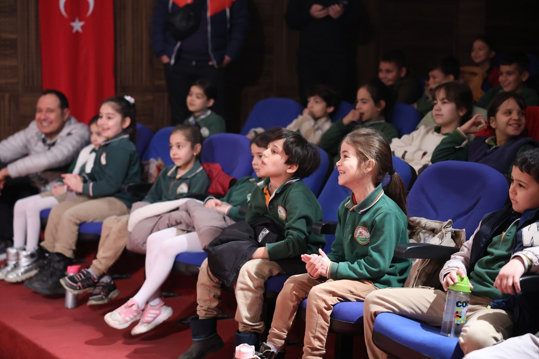 Başkan Çerçioğlu Koçarlı'da Minikleri Tiyatro Ile Buluşturdu (8)