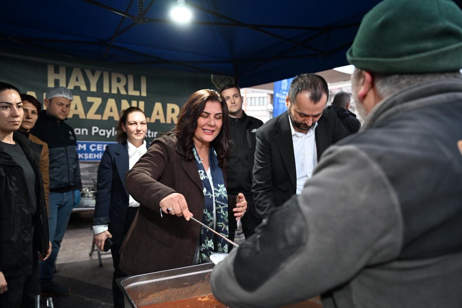 Başkan Çerçioğlu Orucunu Aydınlılar Ile Birlikte Açtı, Vatandaşlar Yoğun Ilgi Gösterdi (4)