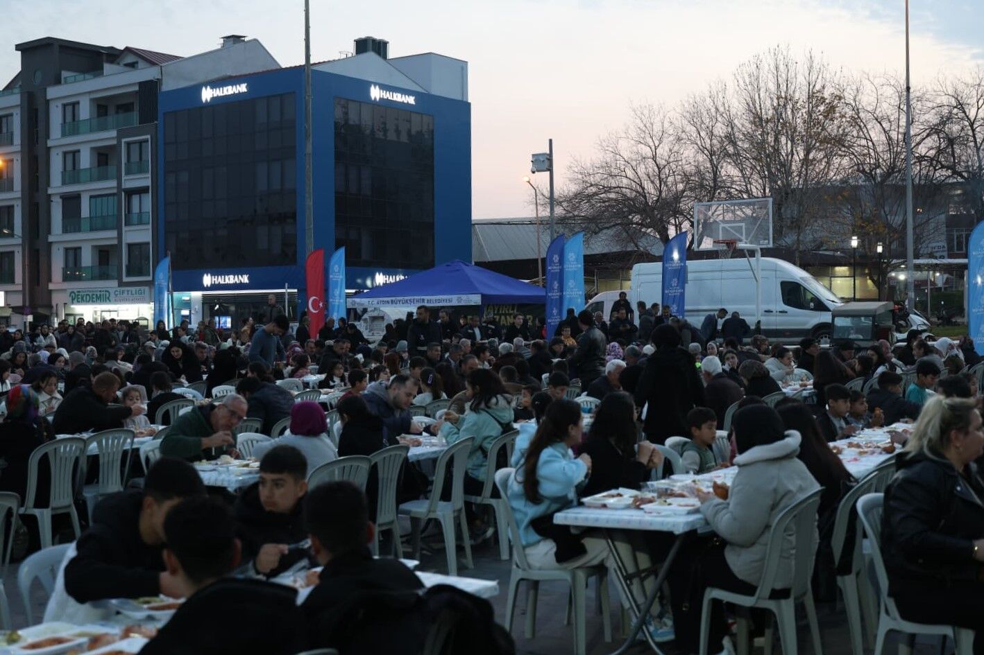 Başkan Çerçioğlu Ramazan Ayının Bereketini Aydın’ın Dört Bir Yanına Taşımayı Sürdürüyor (7)