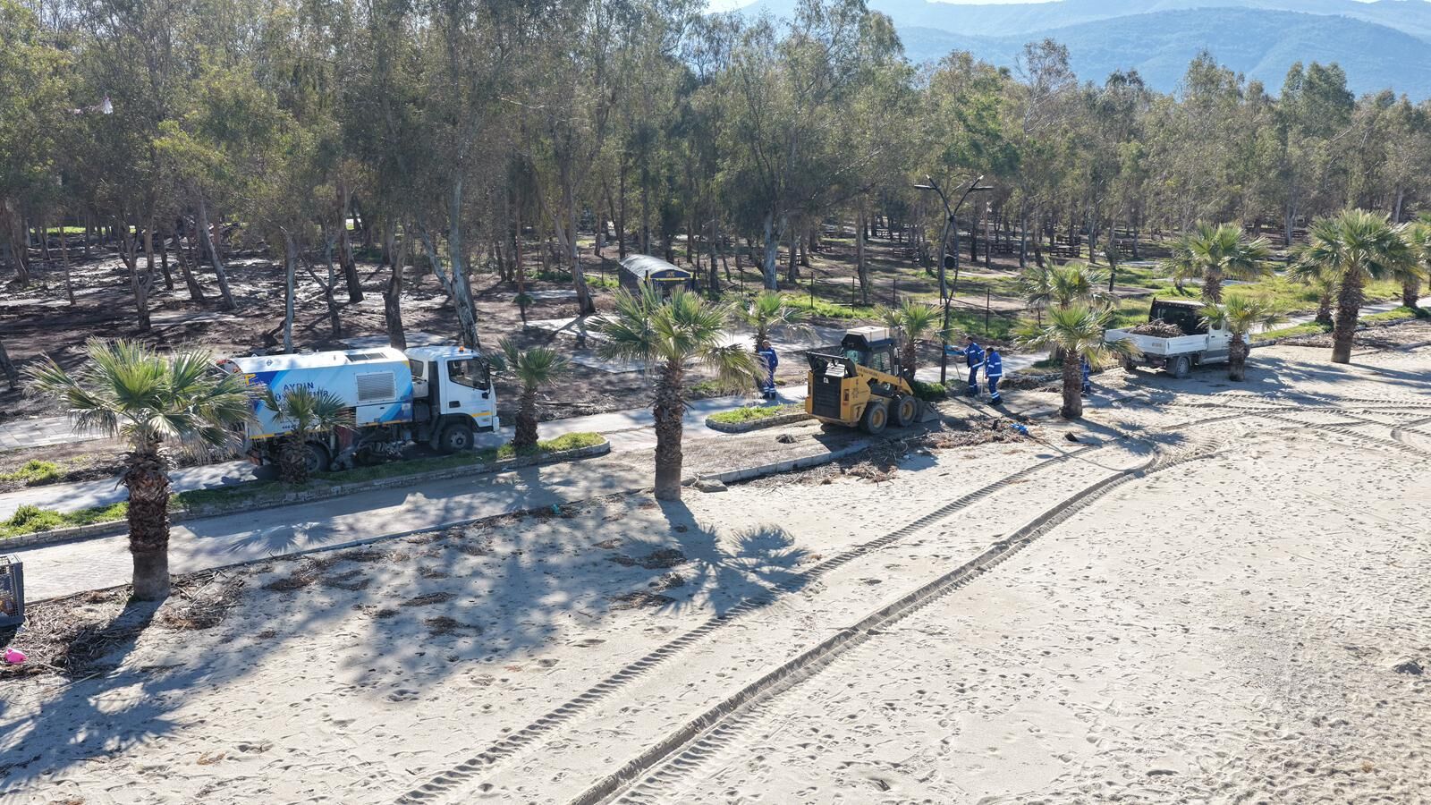 Başkan Çerçioğlu Talimat Verdi, Kuşadası Sevgi Yolu Pırıl Pırıl Oldu (1)