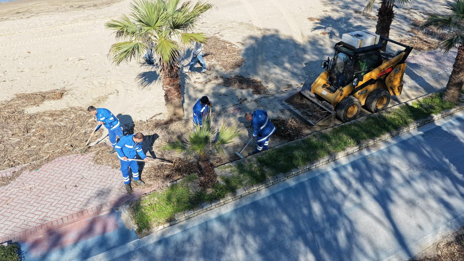 Başkan Çerçioğlu Talimat Verdi, Kuşadası Sevgi Yolu Pırıl Pırıl Oldu (2)
