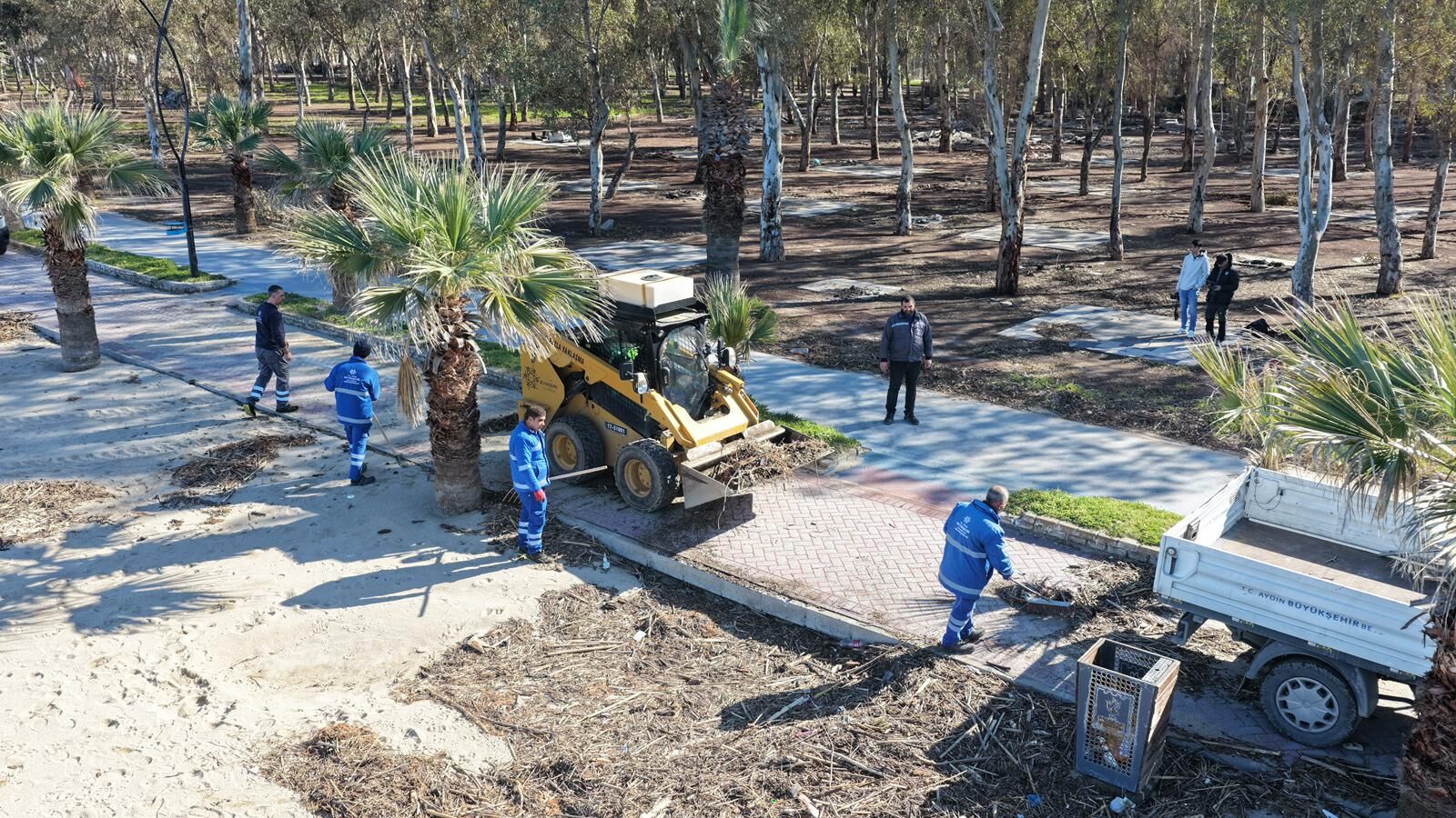 Başkan Çerçioğlu Talimat Verdi, Kuşadası Sevgi Yolu Pırıl Pırıl Oldu (4)