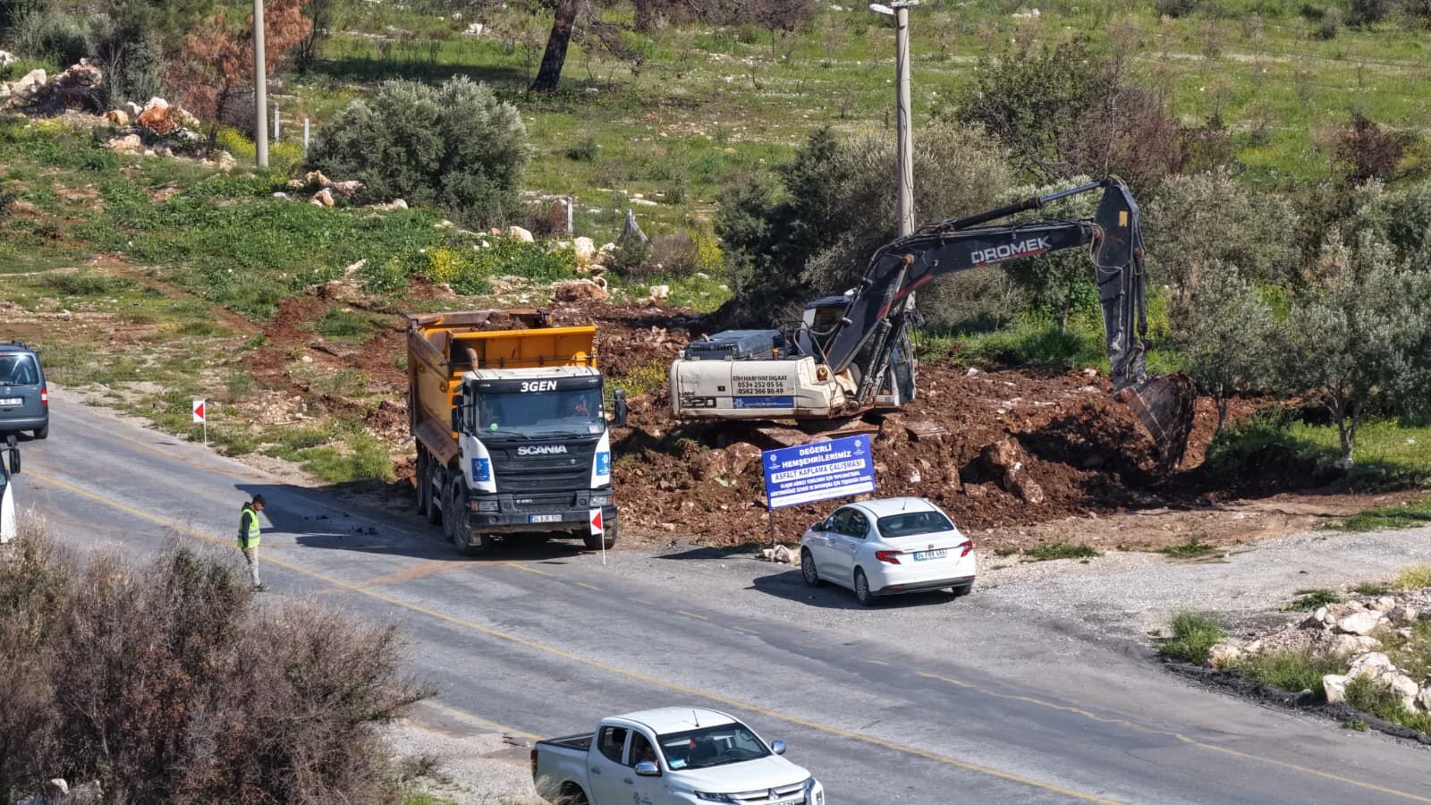 Başkan Çerçioğlu’ndan Akbük’te Yol Yenileme Çalışması (3)
