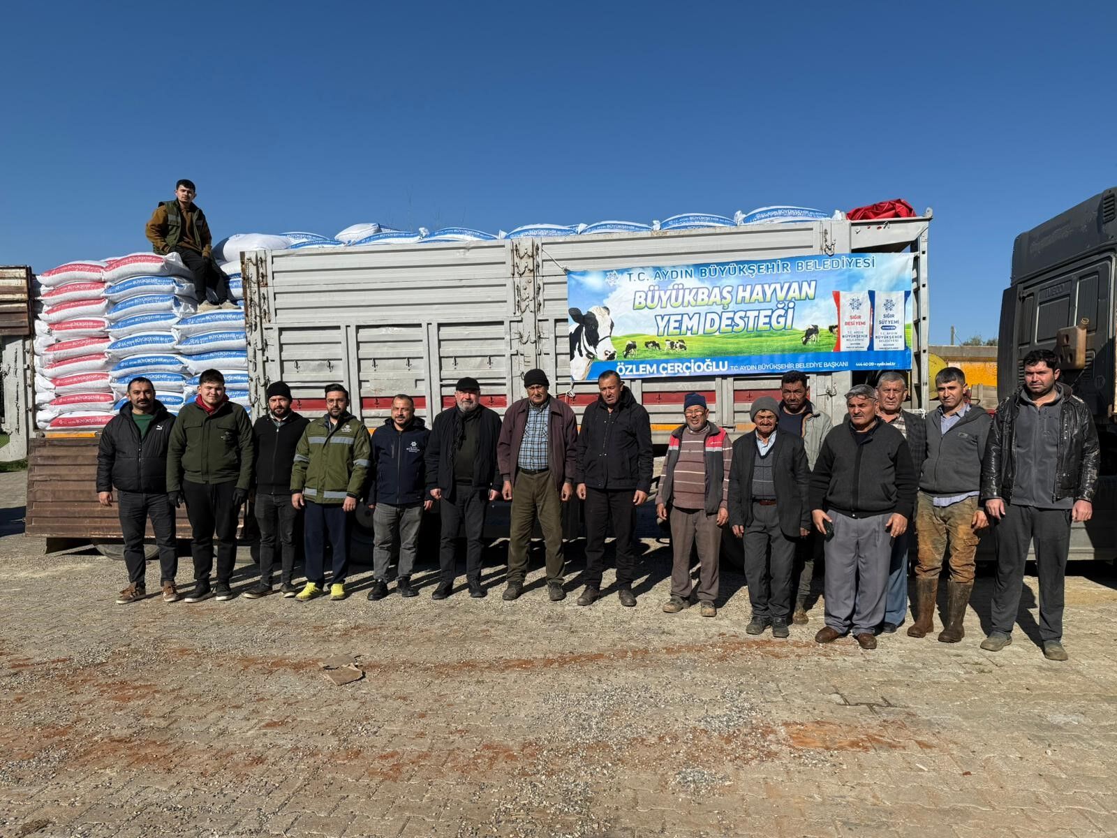 Başkan Çerçioğlu'ndan Karacasu'da Küçük Üreticilere Yem Desteği (1)