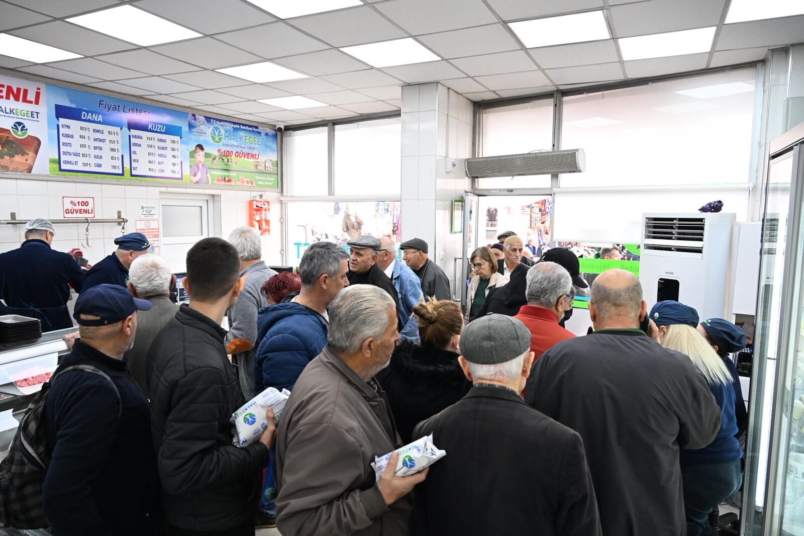 Başkan Çerçioğlu’ndan Ramazan Bayramı Öncesi Halk Ege Et Şubelerinde Indirim (6)