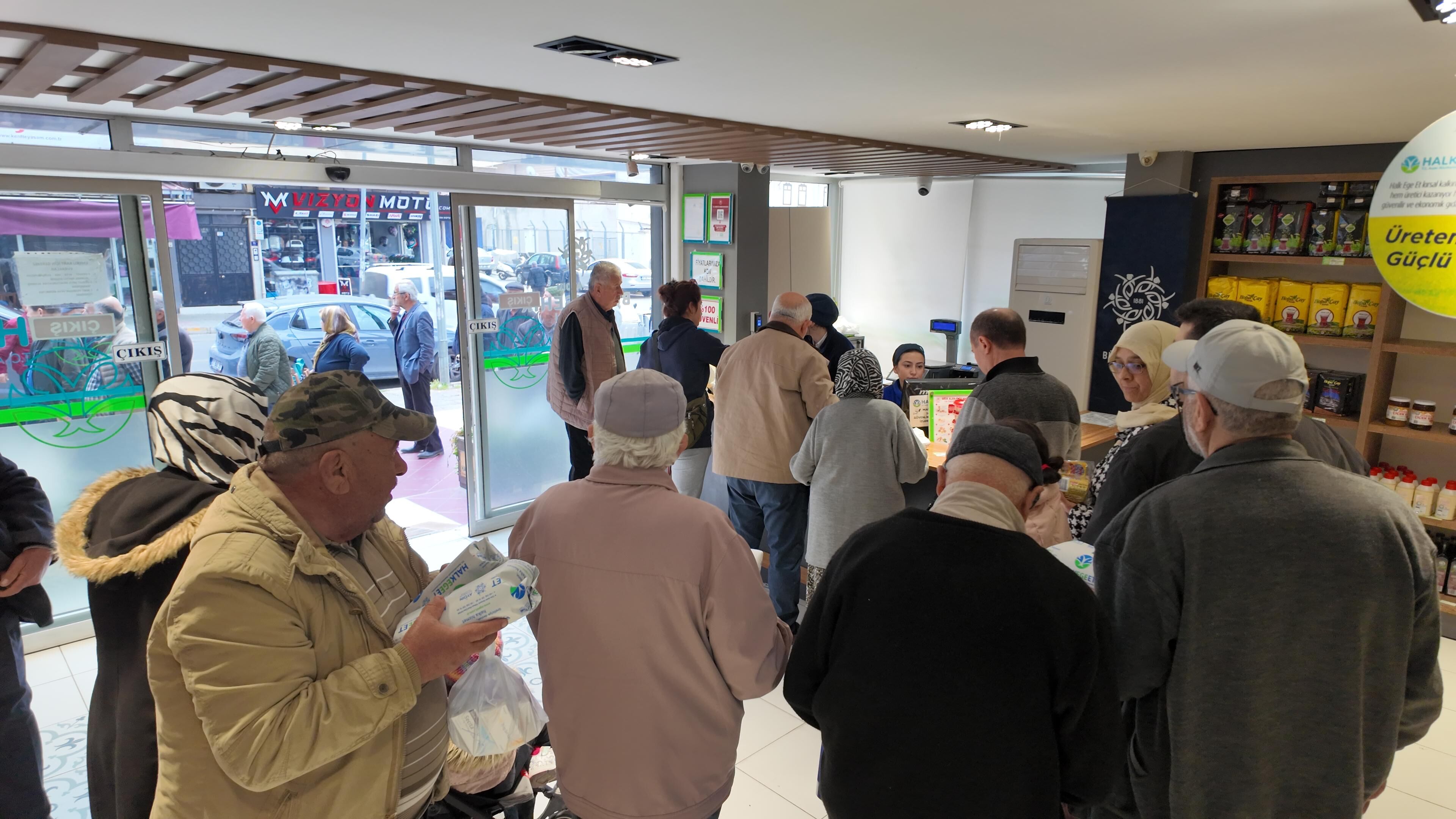 Başkan Çerçioğlu’ndan Ramazan Bayramı Öncesi Halk Ege Et Şubelerinde Indirim (8)