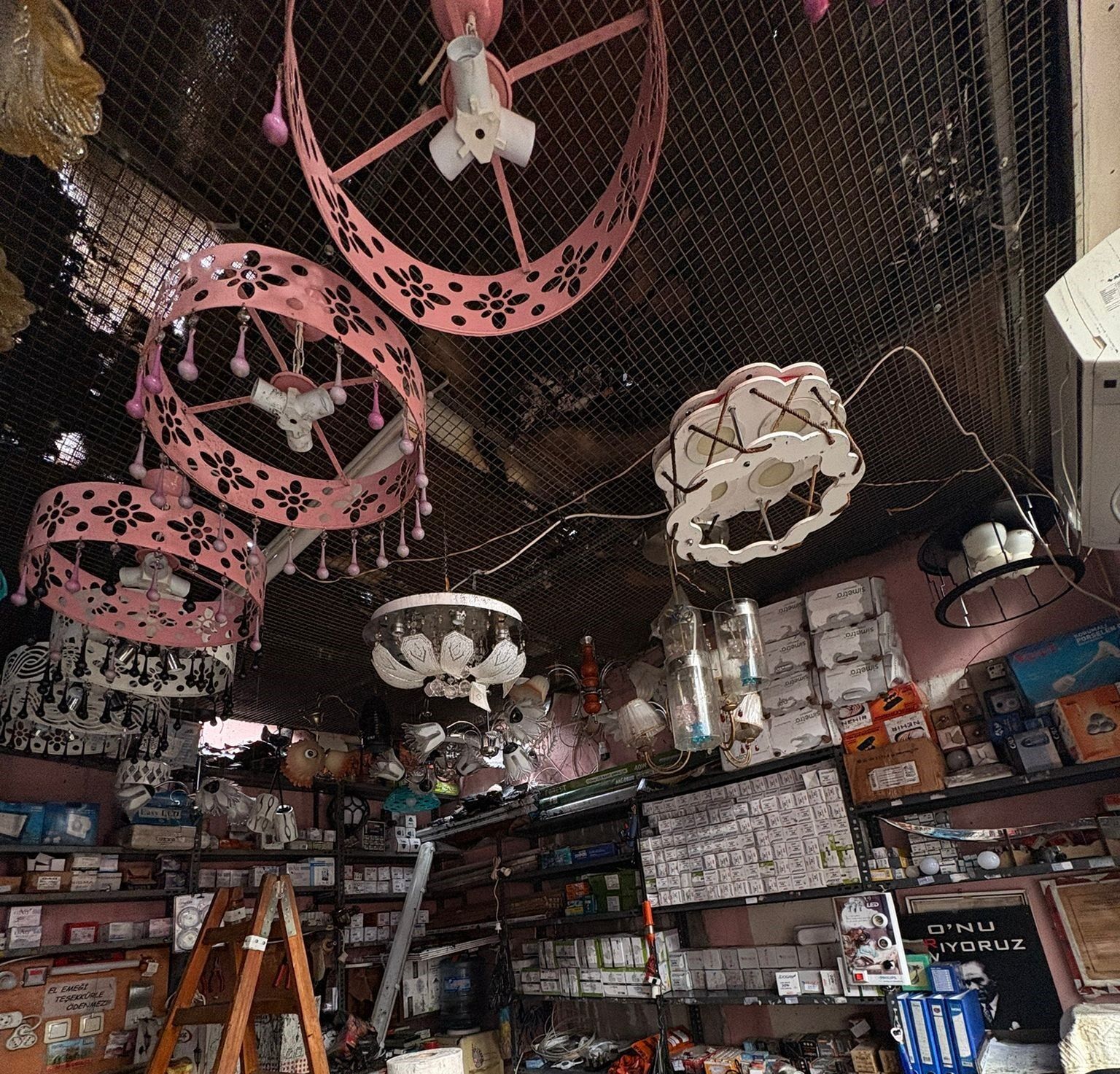 Buharkent’te Iş Yeri Yangını (2)