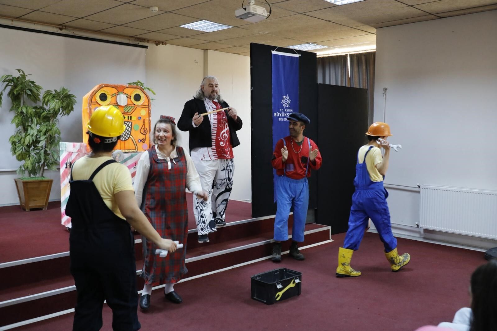 Büyükşehir, Köşklü Minikleri Tiyatroyla Buluşturdu (1)