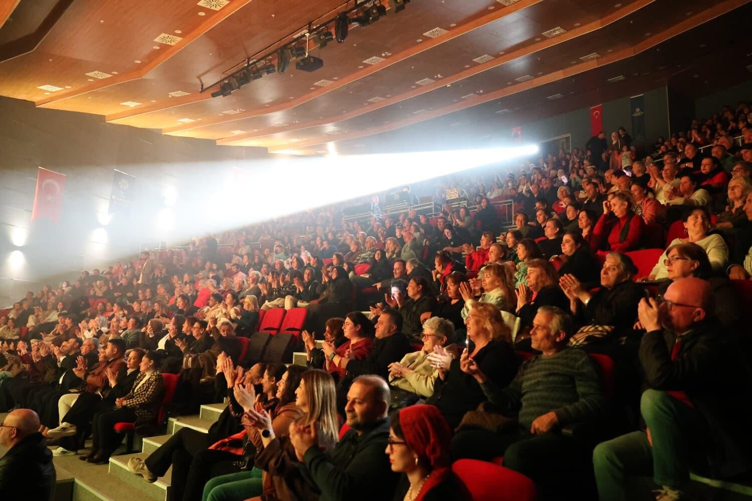 Çerçioğlu, 8 Mart Dünya Kadınlar Günü'nde Düzenlediği Etkinlikle Vatandaşları Bir Araya Getirdi (1)
