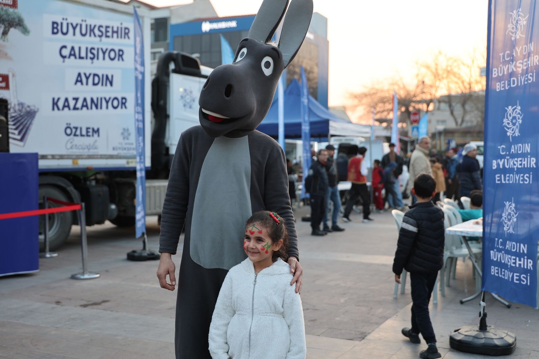 Sultanhisar’da Her Yaştan Vatandaş Büyükşehir Belediyesi’nin Ramazan Etkinlikleriyle Buluştu (7)