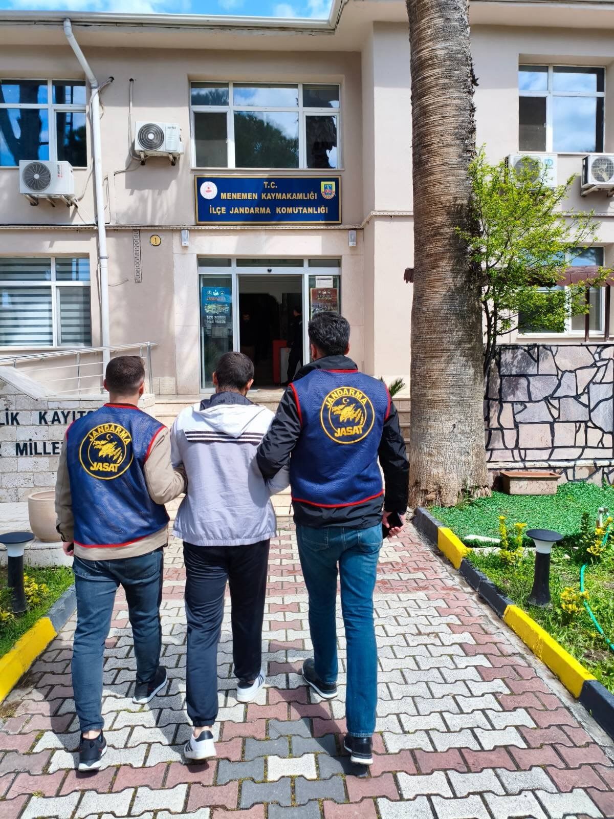 Aydın'da Aranıyordu, İzmir’de Yakalandı (1)