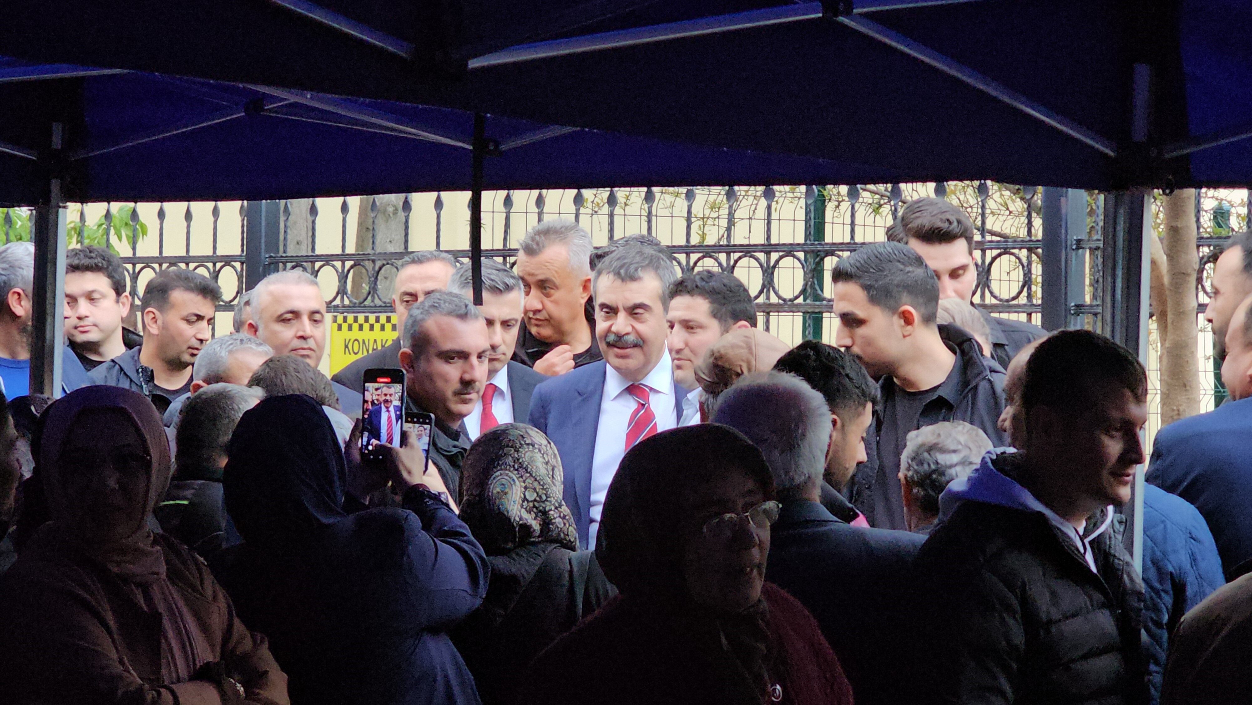 Bakan Tekin, Nazilli'de Erzurumlular Derneği’nin Açılışına Katıldı (6)