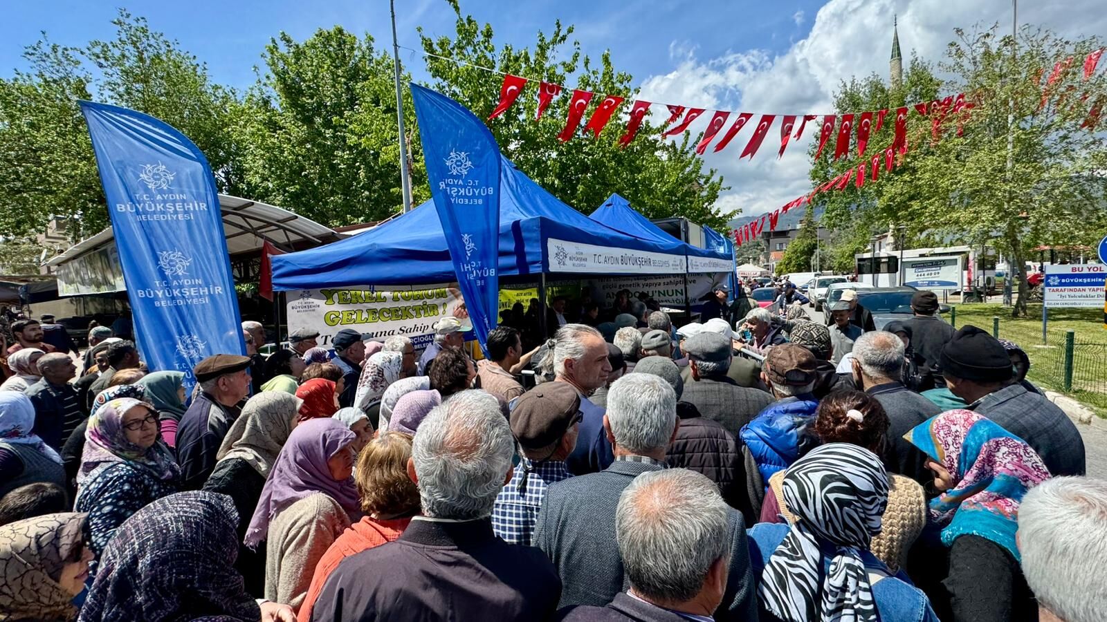 Başkan Çerçioğlu Binlerce Fideyi Sultanhisar Ve Buharkent’te Vatandaşlarla Buluşturdu (5)