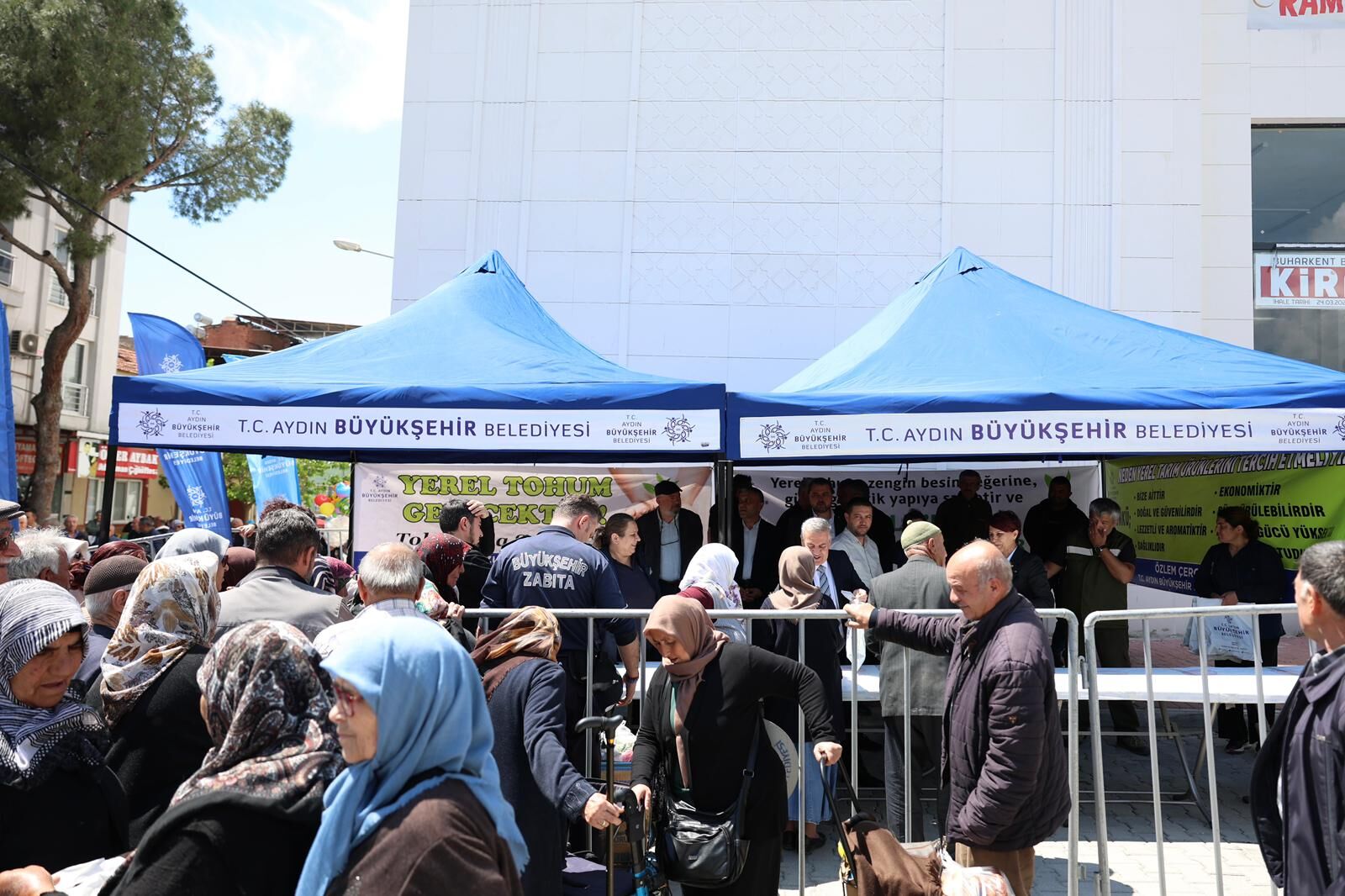 Başkan Çerçioğlu Binlerce Fideyi Sultanhisar Ve Buharkent’te Vatandaşlarla Buluşturdu (8)