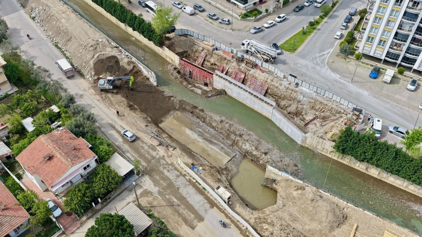 Başkan Çerçioğlu Çalışıyor, Dev Projeler Bir Bir Hayata Geçiyor.. 118 Milyon Liralık Köprüde Çalışmalar Sürüyor (4)