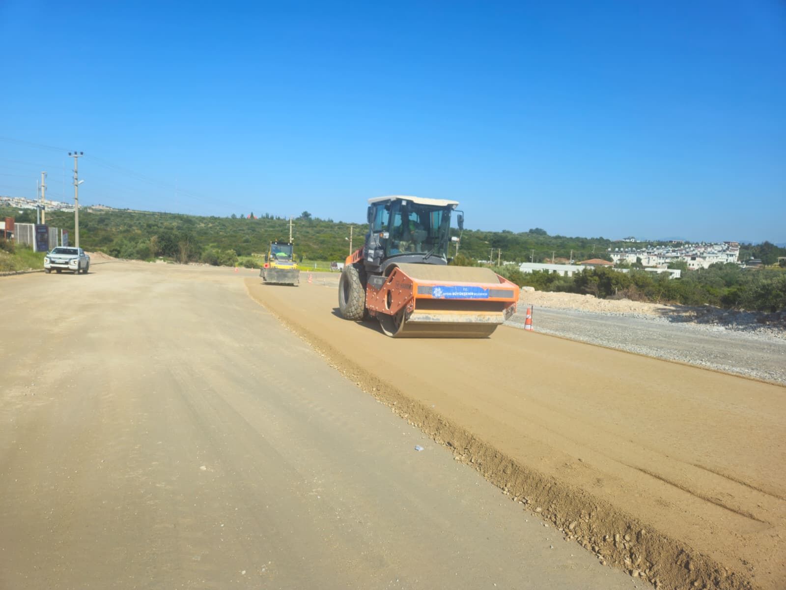 Başkan Çerçioğlu Ile Hizmet Yağmuru Devam Ediyor.. Çok Sayıda Noktada Eş Zamanlı Çalışma (2)