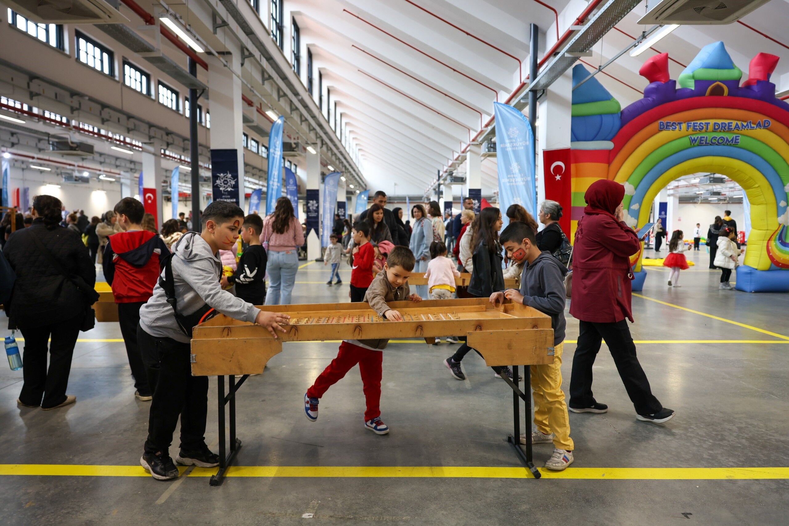 Başkan Çerçioğlu'ndan Çocuklara 23 Nisan Hediyesi (2)