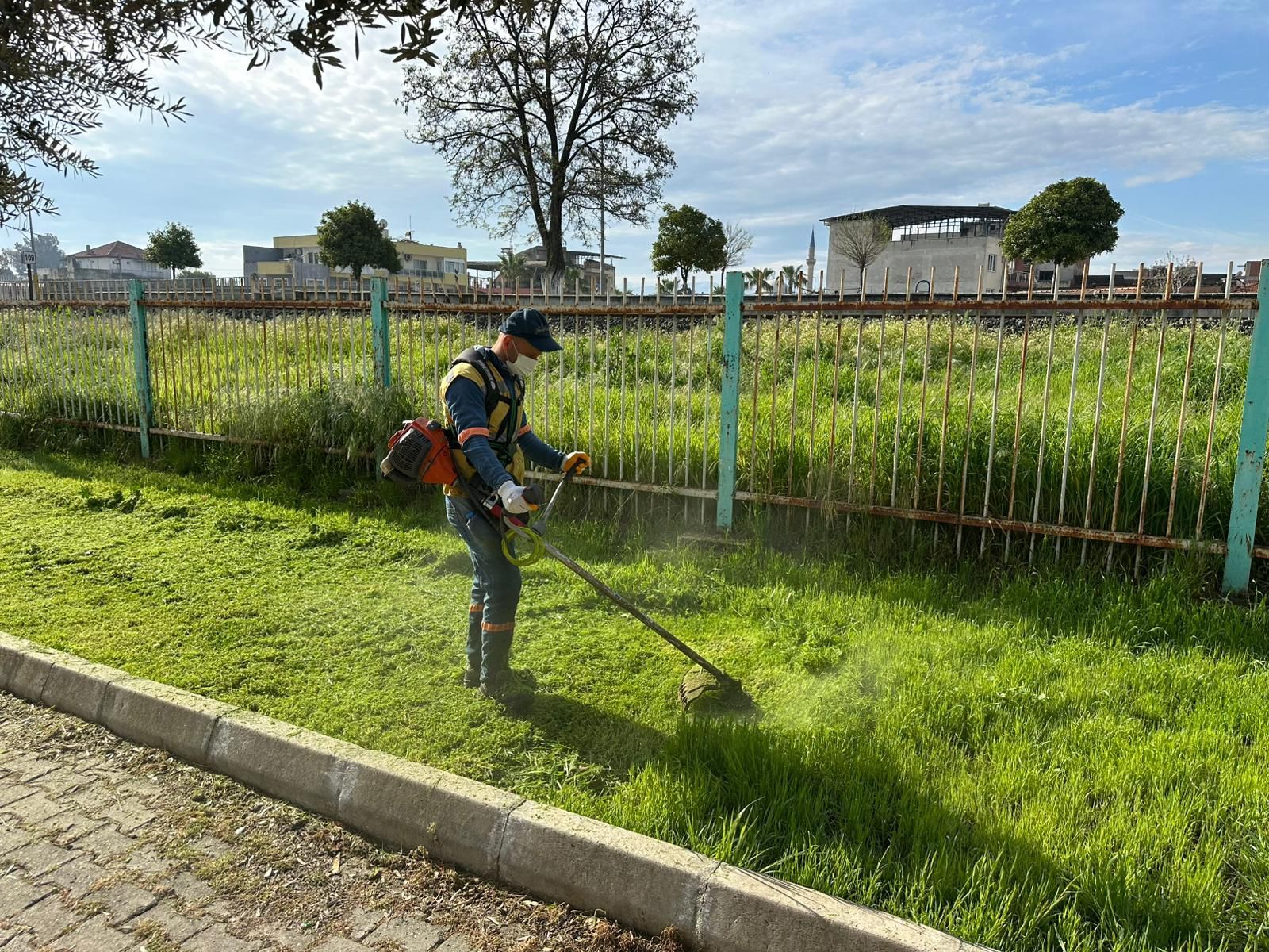 Başkan Çerçioğlu’ndan Germencik Ve İncirliova’da Yeşil Alanlara ‘Bahar’ Dokunuşu (1)