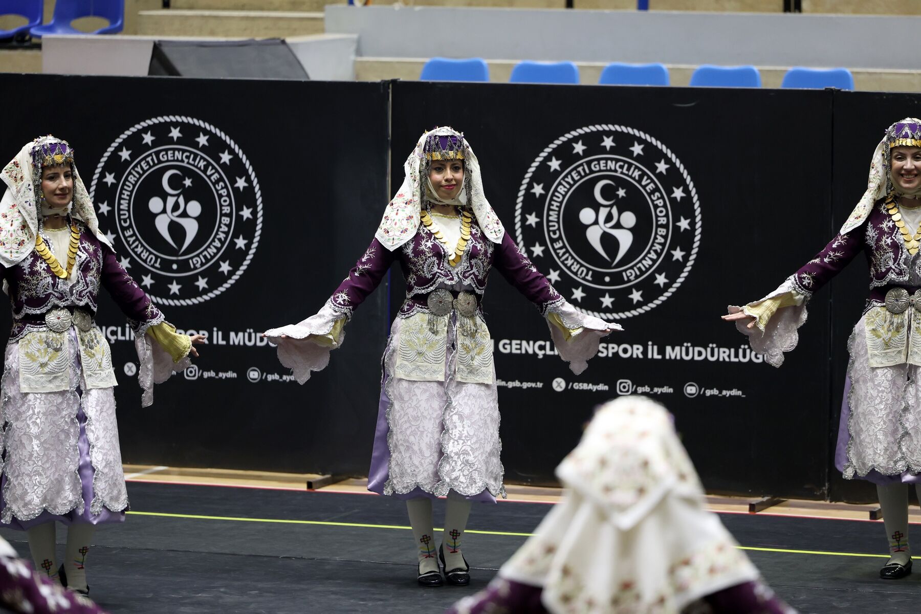 Başkan Çerçioğlu’nun Destekleriyle Aydın Büyükşehir Belediyespor’dan Halk Oyunlarında Birincilik (7)