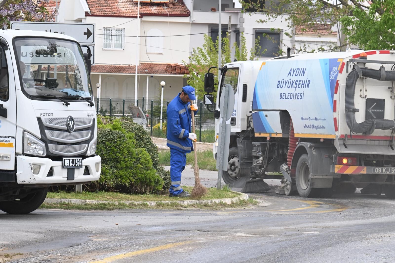 Başkan Çerçioğlu’nun Öncülüğünde Kuşadası’nın Dört Bir Yanında Çalışmalar Devam Ediyor (10)