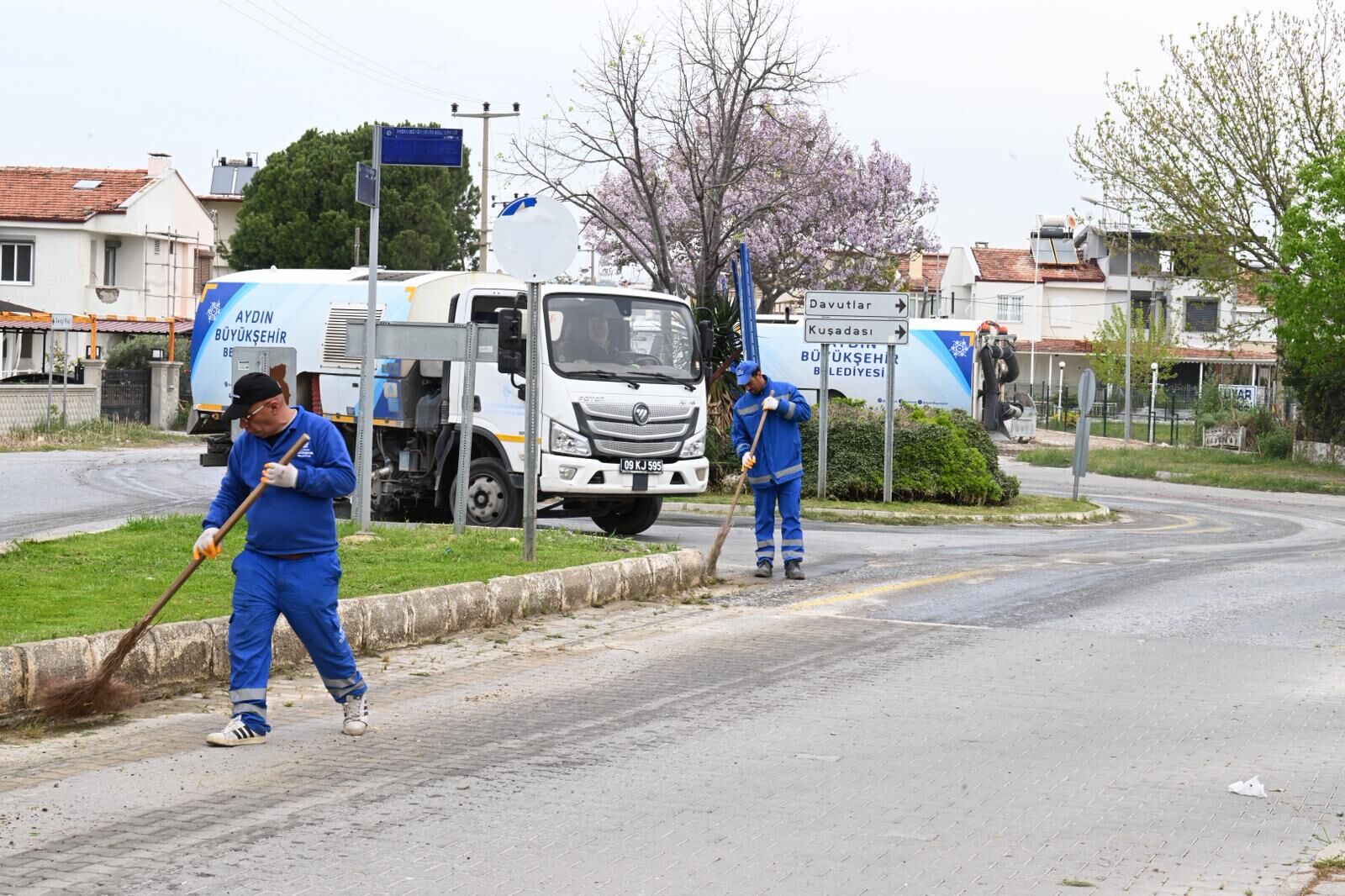 Başkan Çerçioğlu’nun Öncülüğünde Kuşadası’nın Dört Bir Yanında Çalışmalar Devam Ediyor (12)