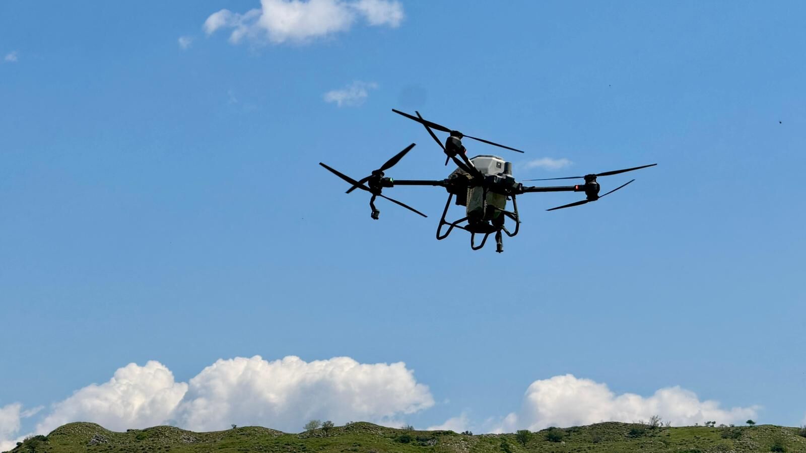 Başkan Çerçioğlu’nun Tarıma Ve Üreticilere Destekleri Sürüyor Tarlalar Drone Ile Ücretsiz Gübreleniyor (3)