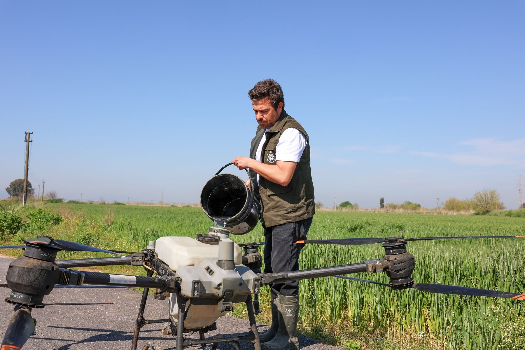 Başkan Çerçioğlu’nun Tarıma Ve Üreticilere Destekleri Sürüyor Tarlalar Drone Ile Ücretsiz Gübreleniyor (4)-1